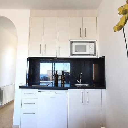 Beachfront Studio Apartment Марбеля Екстериор снимка