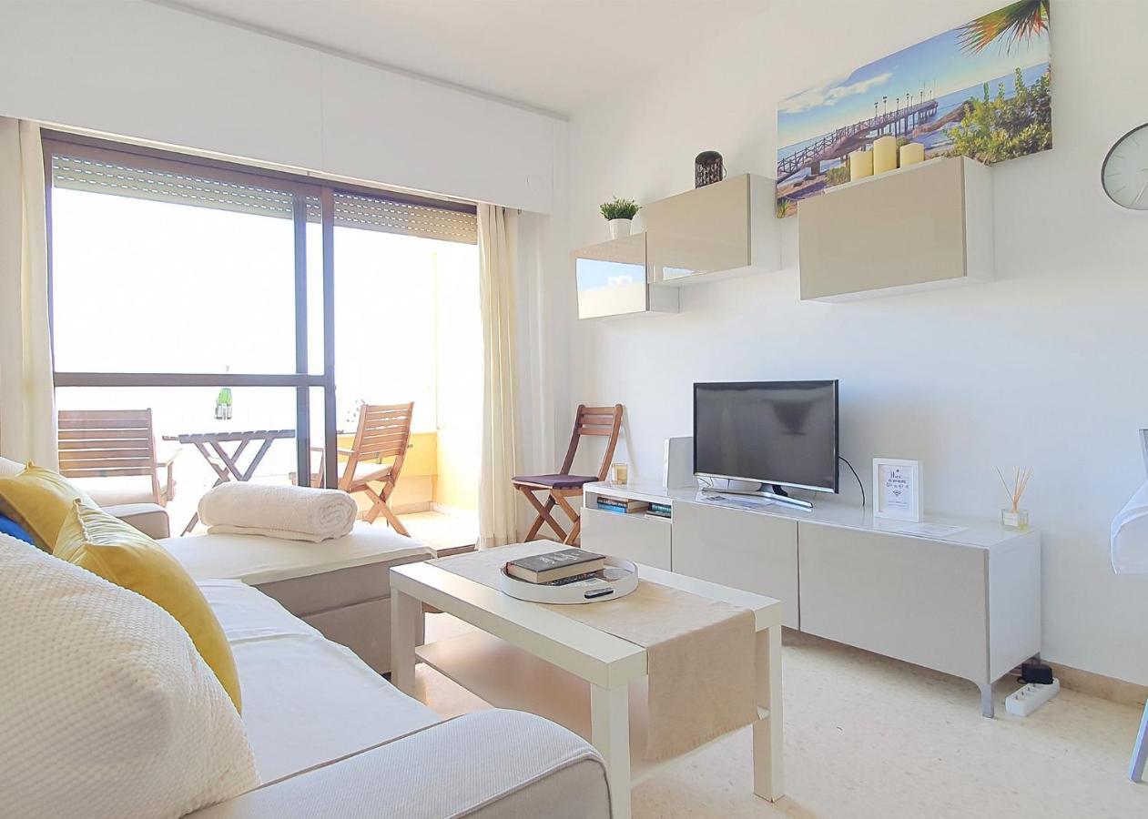 Beachfront Studio Apartment Марбеля Екстериор снимка
