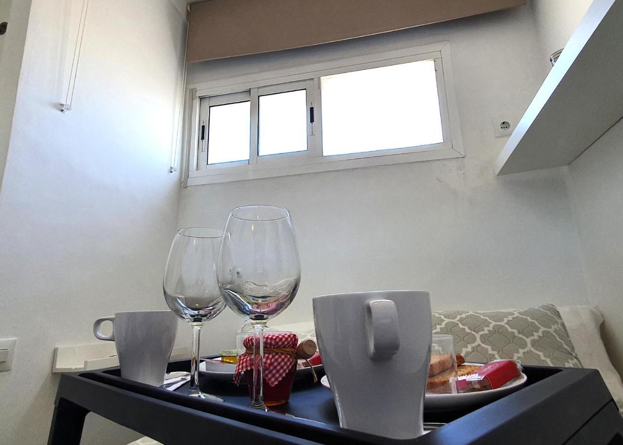 Beachfront Studio Apartment Марбеля Екстериор снимка